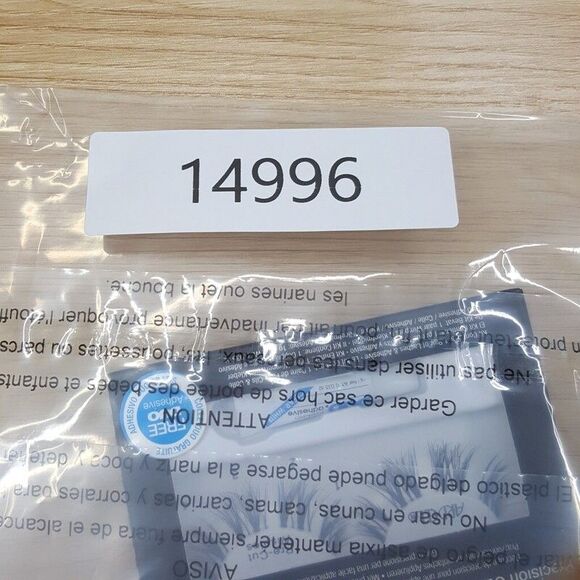 Ardell Professional Pre Cut Wispies Black False Lashes + Duo Adhesive Glue - Picture 4 of 4